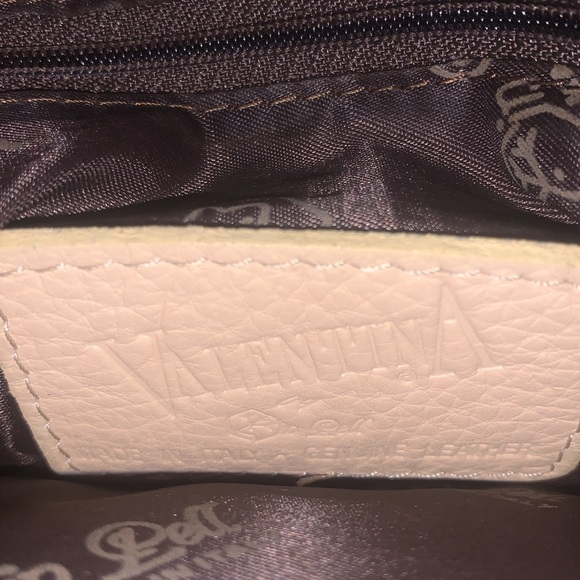 Valentina blush pink pebbled leather shoulder bag with gold hard wear - Picture 9 of 10